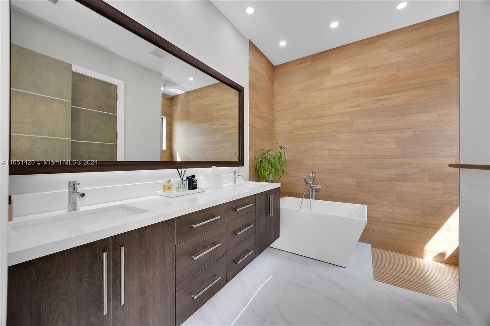 CENTER GROVE RESIDENCES C - Residential