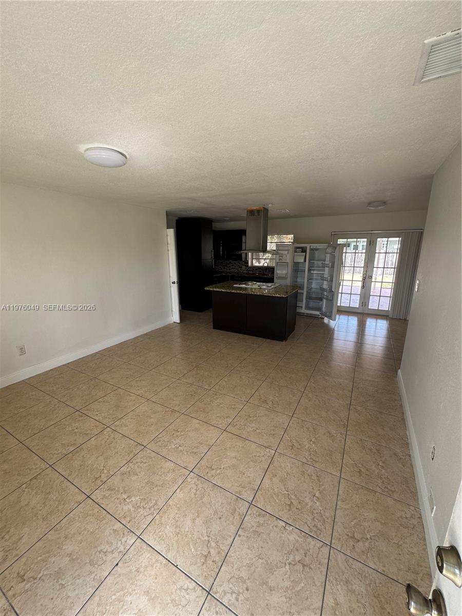 CAROL CITY LAKE STEVEN ES - Residential Lease