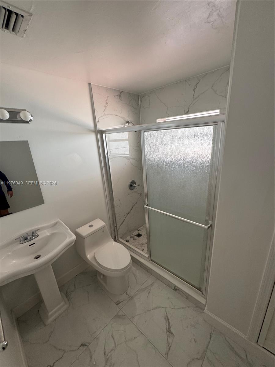 CAROL CITY LAKE STEVEN ES - Residential Lease