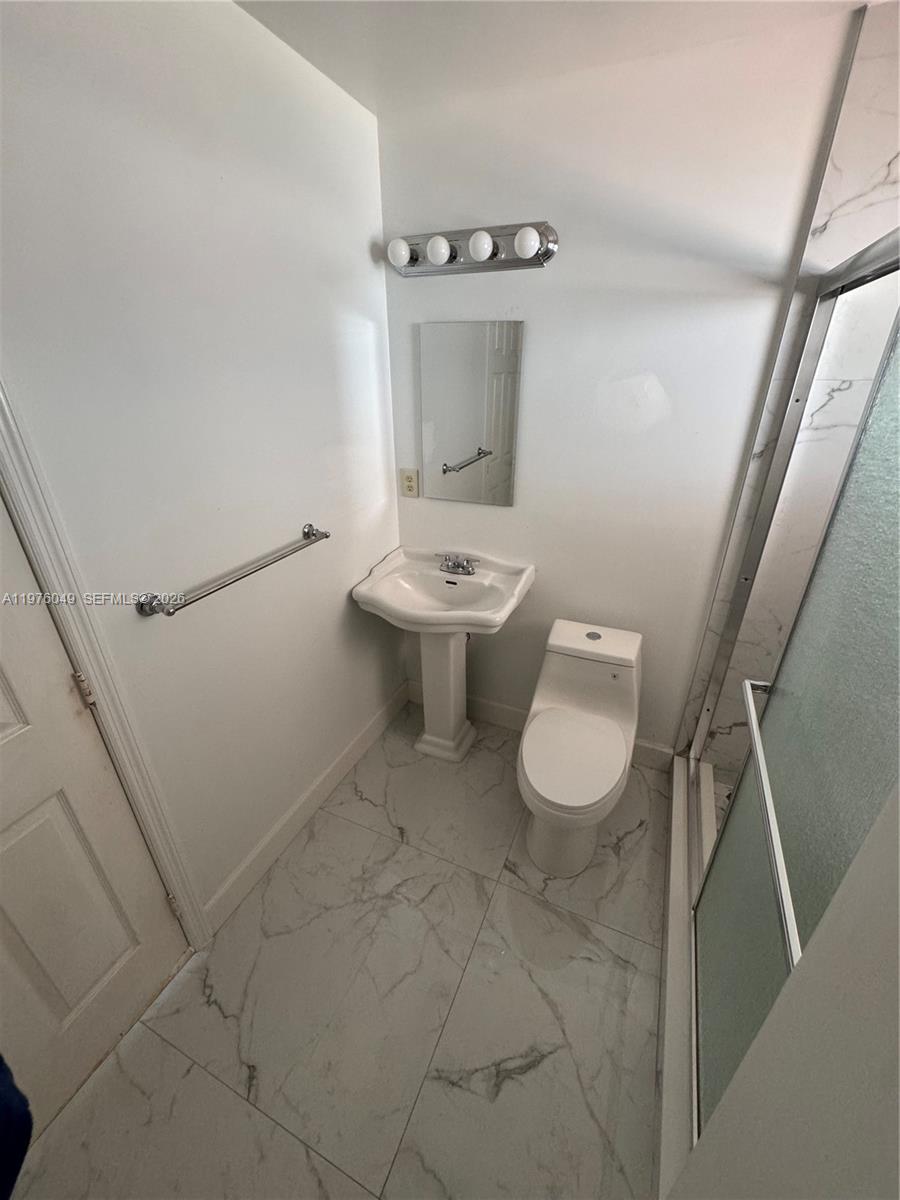 CAROL CITY LAKE STEVEN ES - Residential Lease