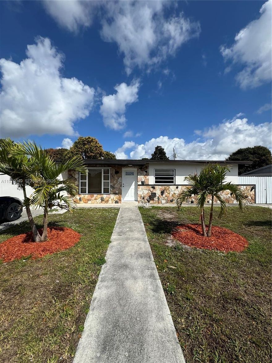 Single-family for rent in the heart of Miami Gardens three bedrooms two bathroom beautiful full kitchen plenty of space in the backyard and plenty of space in the front. Beautiful landscape. Property has great location in a very quiet and nice neighborhood.