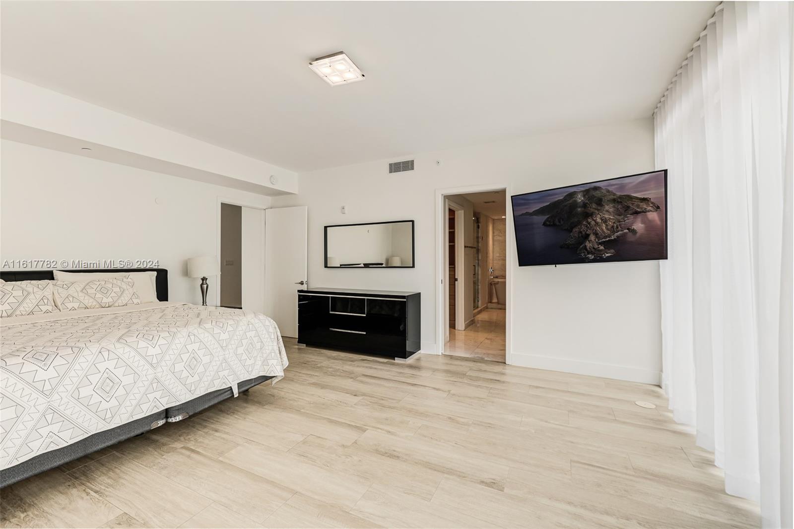 SAGE BEACH CONDO - Residential