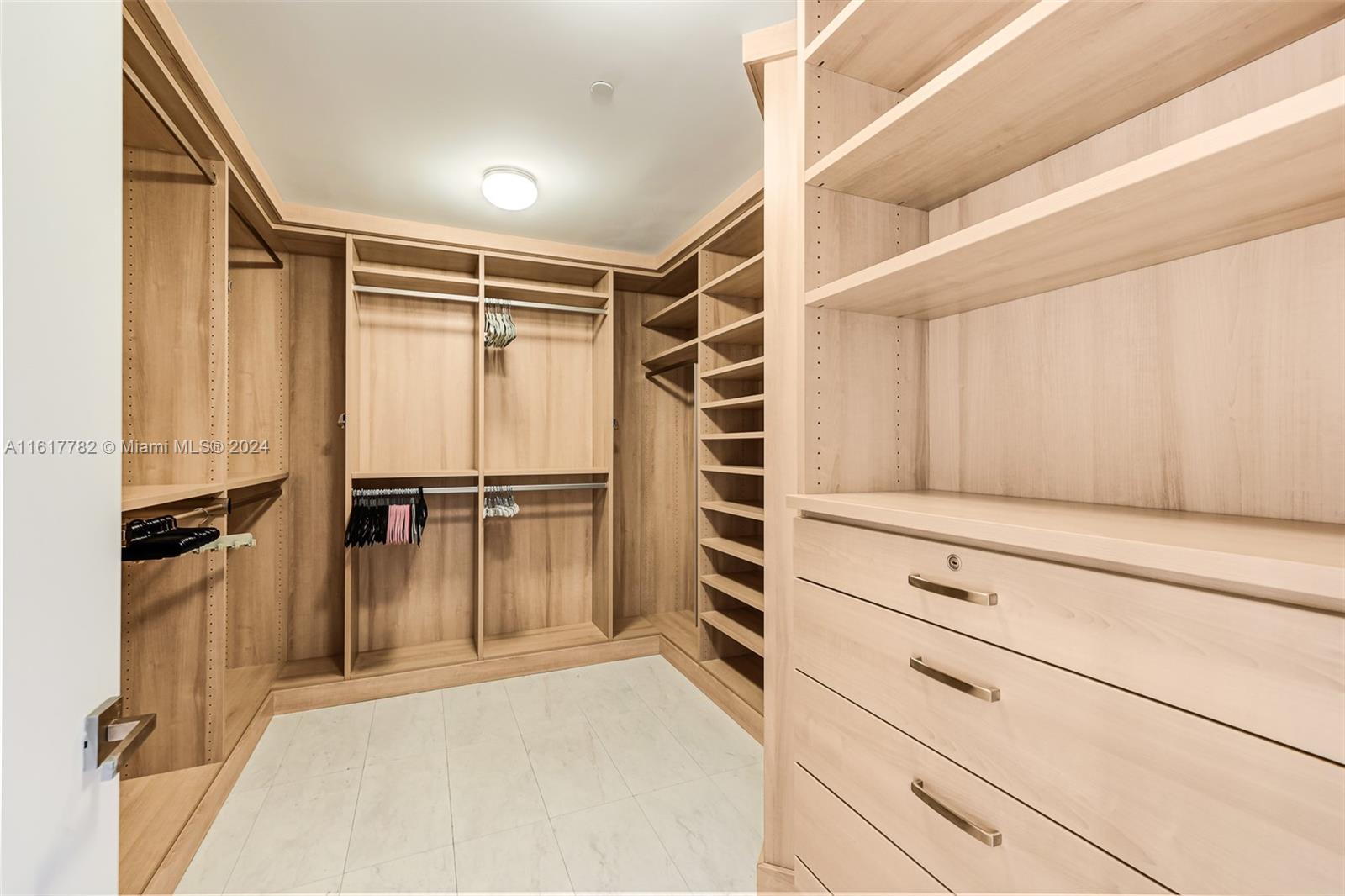 SAGE BEACH CONDO - Residential