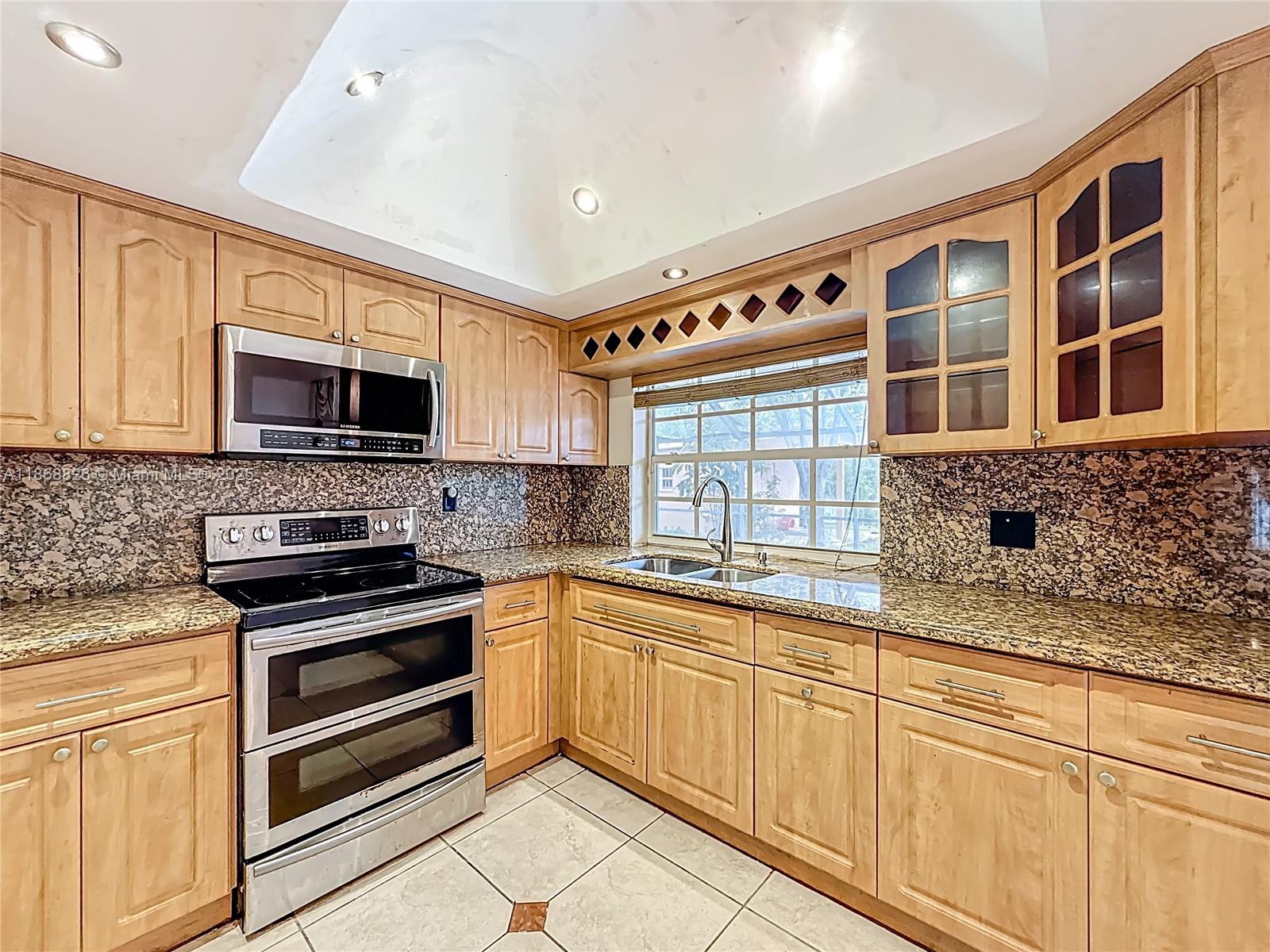 SCOTT LAKE MANOR SEC 8 - Residential