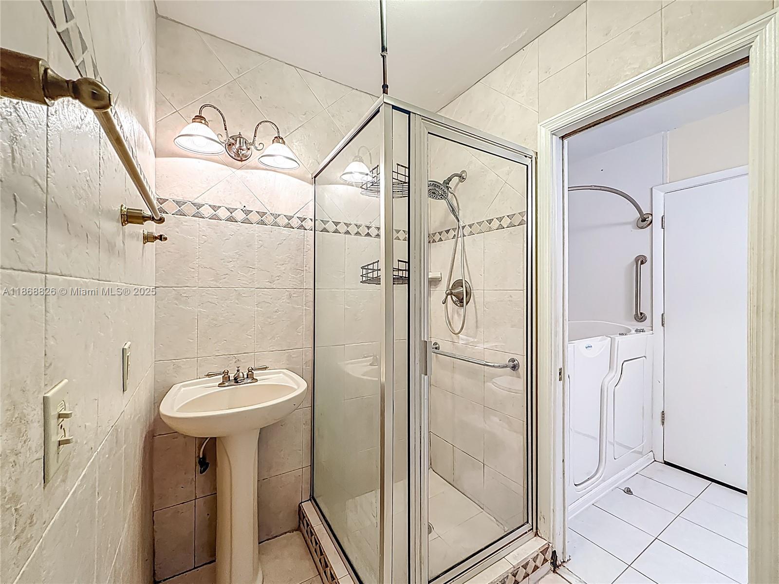 SCOTT LAKE MANOR SEC 8 - Residential