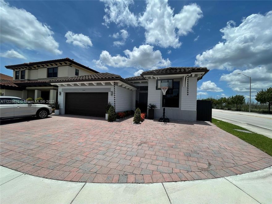 Turn Key pool home  4bedrooms and 4 full bathrooms NO HOA, Home looks like new you will fall in Love! This showcase has beautiful porcelain floors throughout, high ceilings, separate laundry room, full  custom outdoor BBQ, Paver covering front entrance and back yard area all around the pool. and much more.