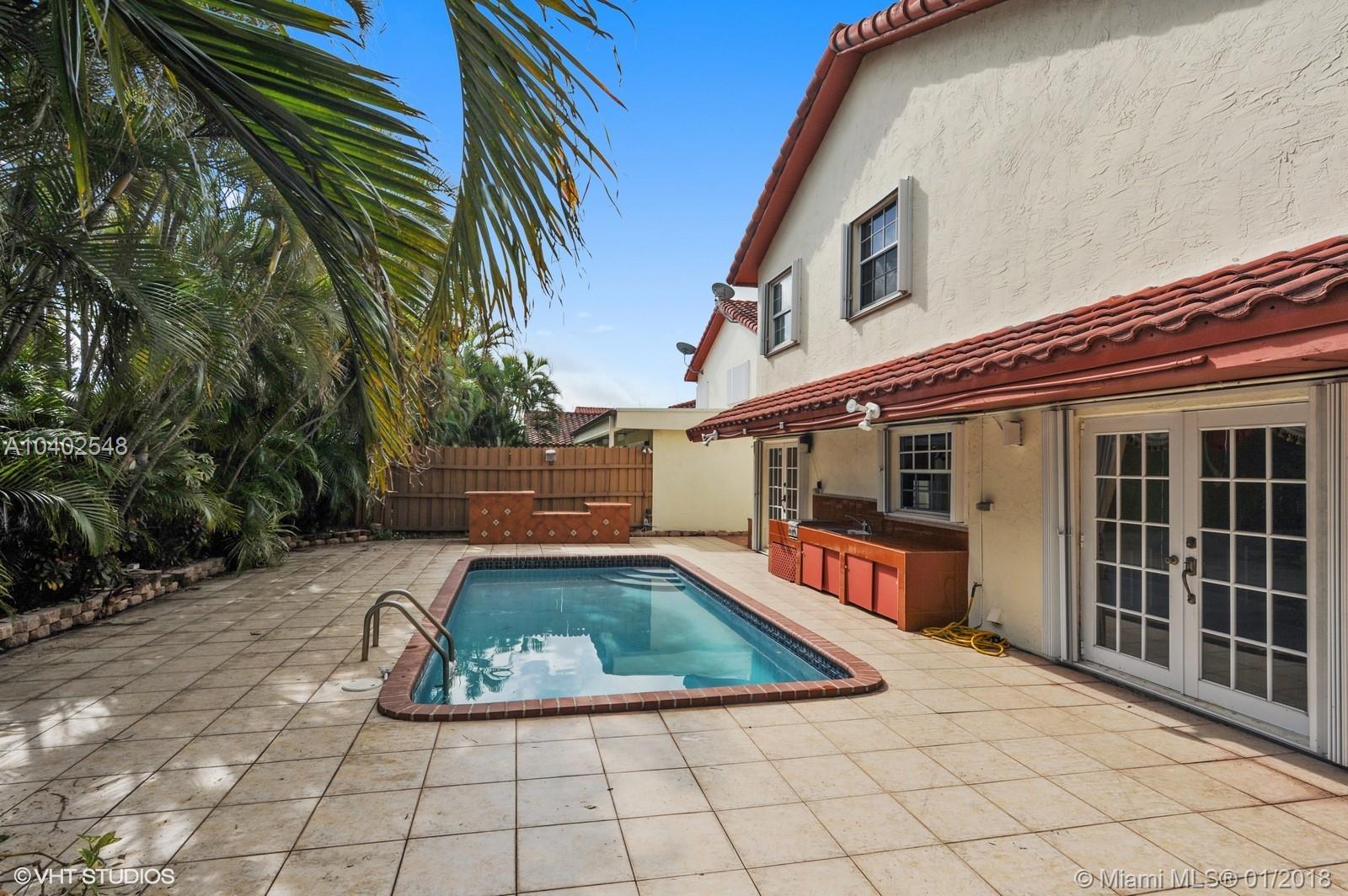 SUNFISH AT THE HAMMOCKS - Residential