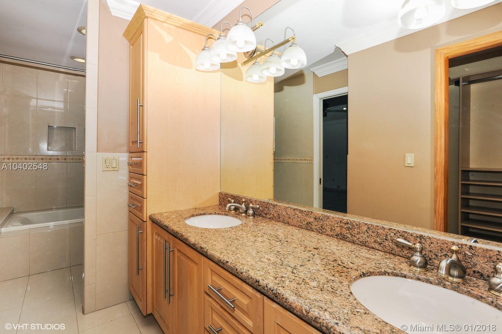 SUNFISH AT THE HAMMOCKS - Residential