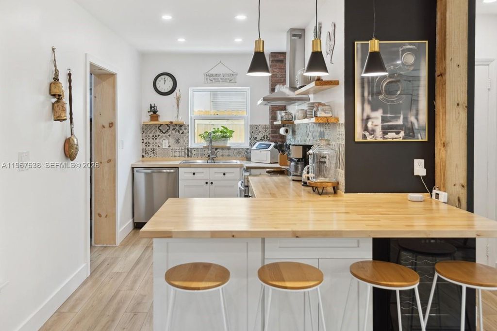 Photo of 1512 NW 4th Ave, Fort Lauderdale, FL 33311 (MLS # A11967538)