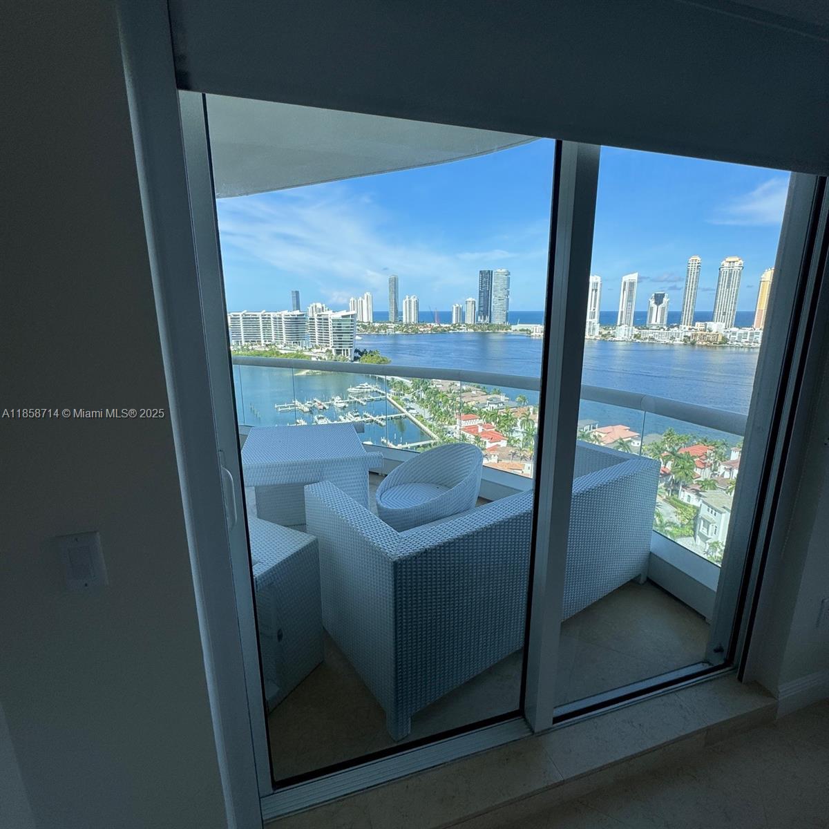 BELLAMARE @ WILLIAMS ISLA - Residential