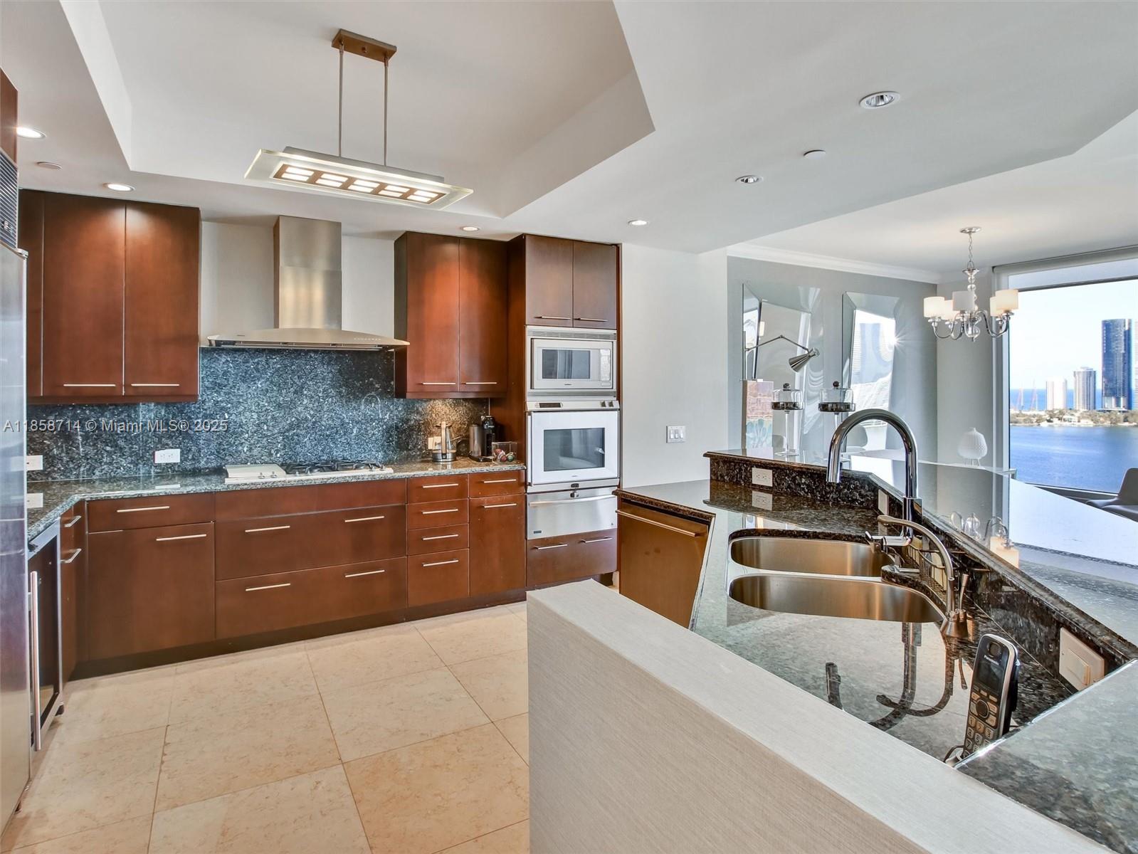 BELLAMARE @ WILLIAMS ISLA - Residential