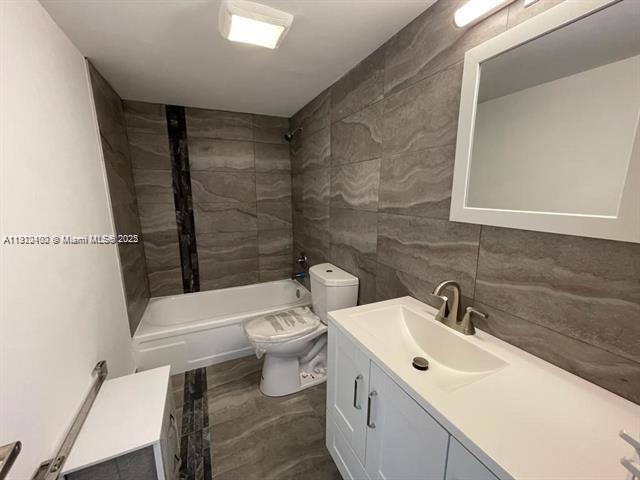 CORAL POINT CONDOMINIUM - Residential