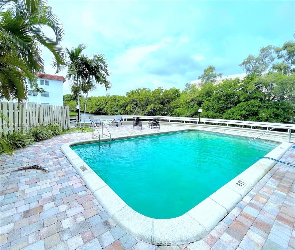 CORAL POINT CONDOMINIUM - Residential