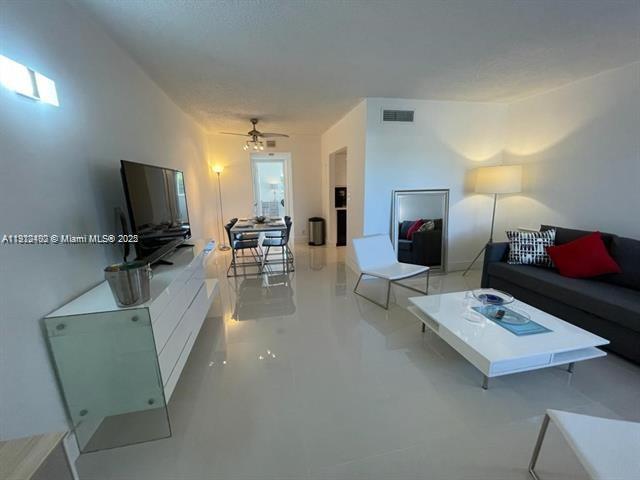 CORAL POINT CONDOMINIUM - Residential