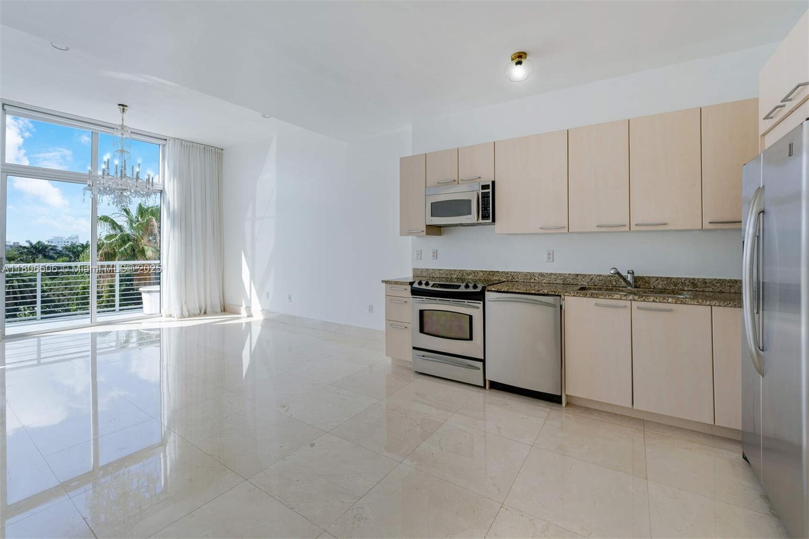 2001 Meridian Ave 516