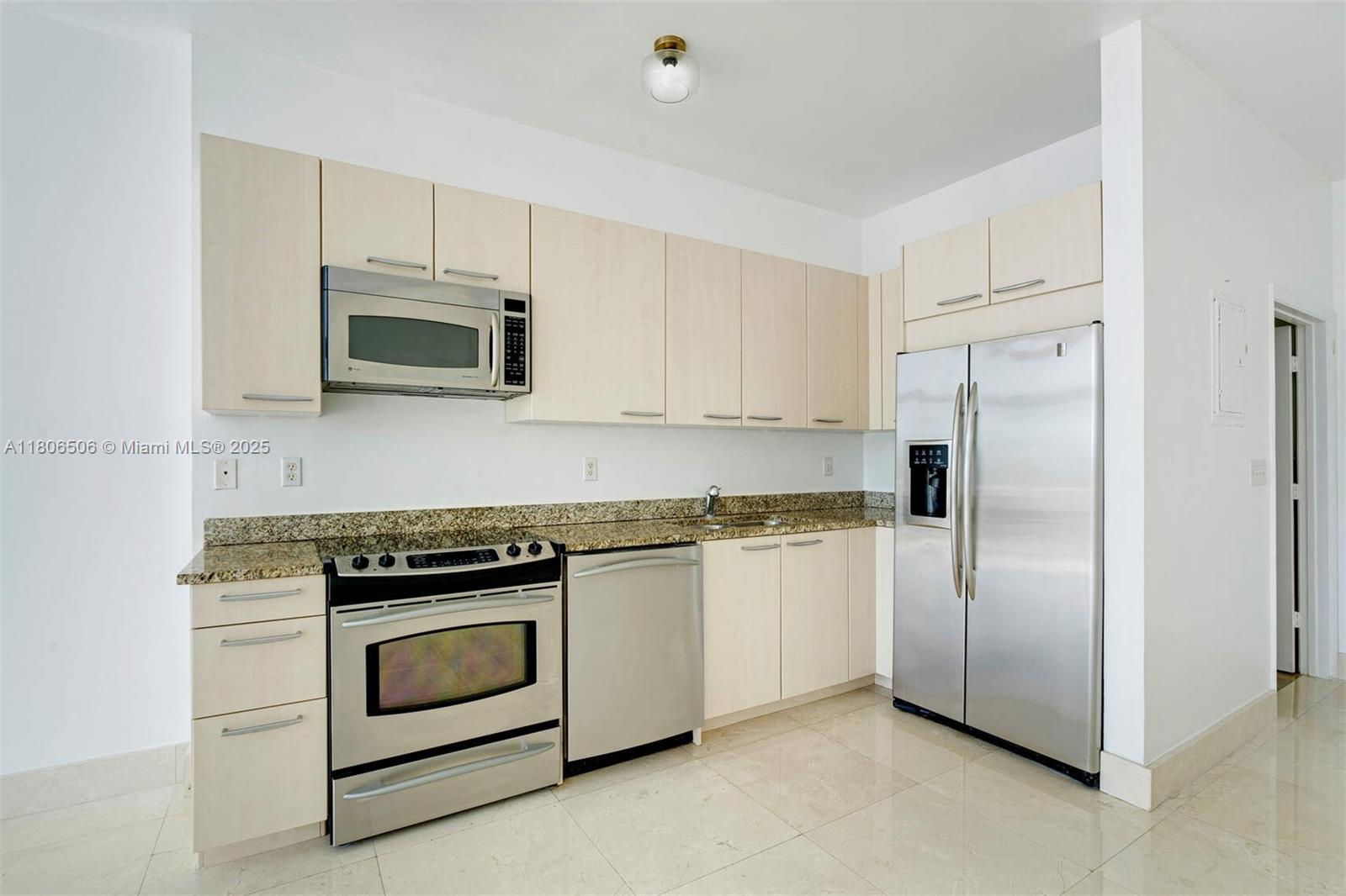 2001 Meridian Ave 516