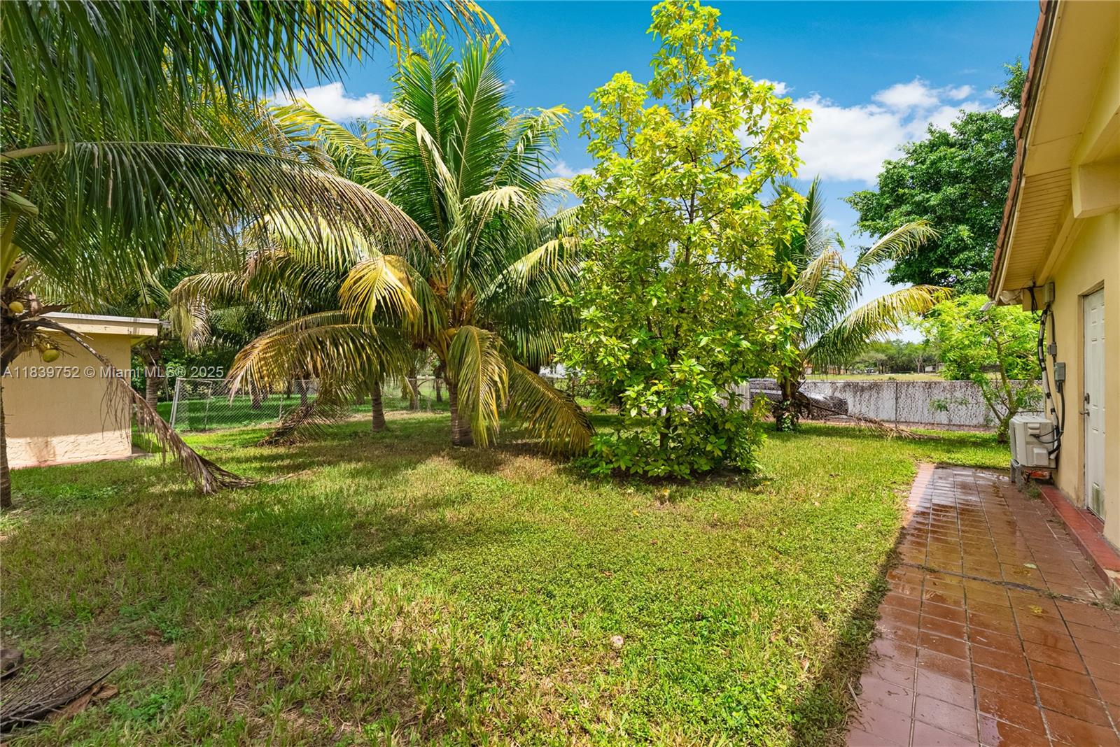 SWEETWATER ESTS SUB - Residential