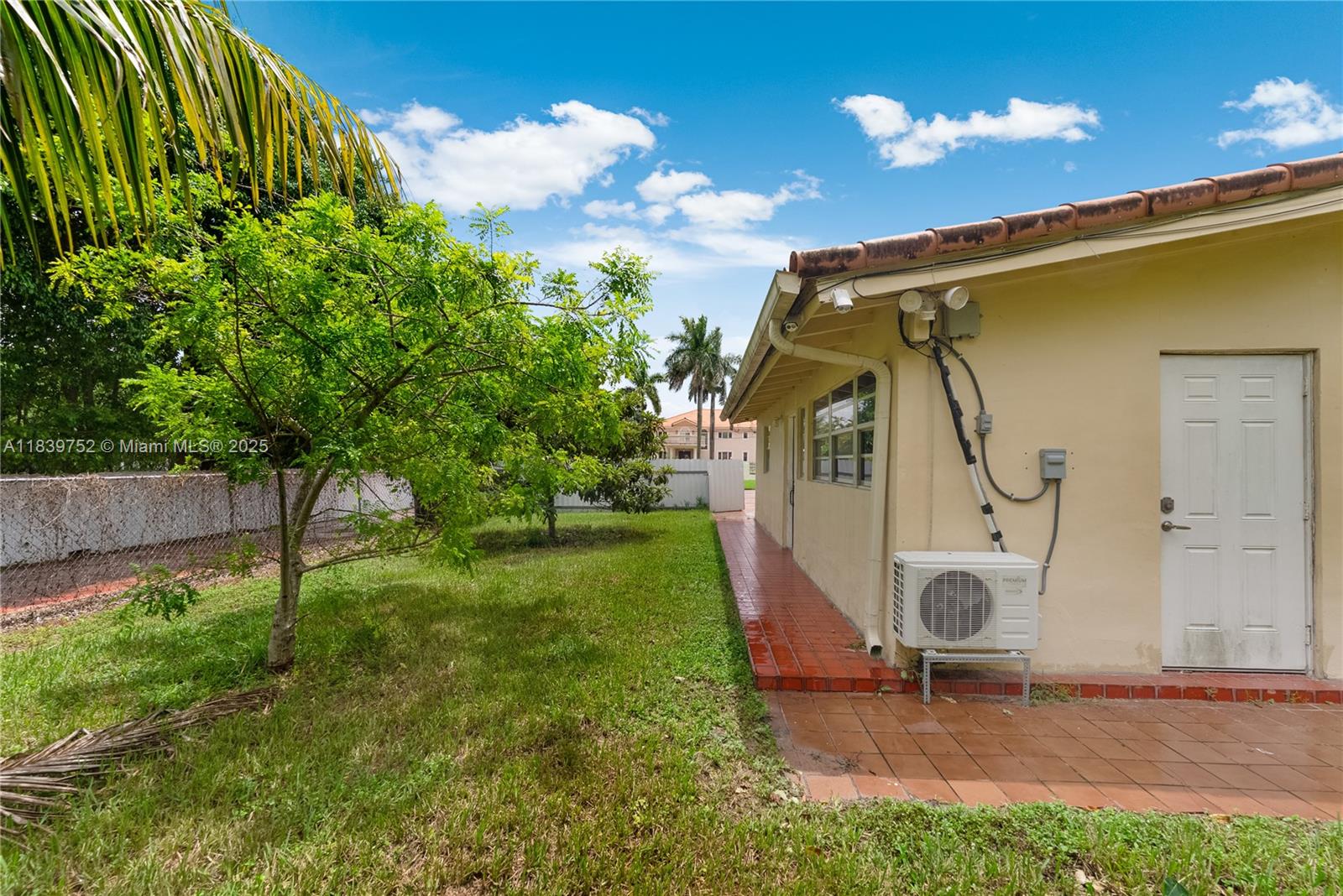 SWEETWATER ESTS SUB - Residential