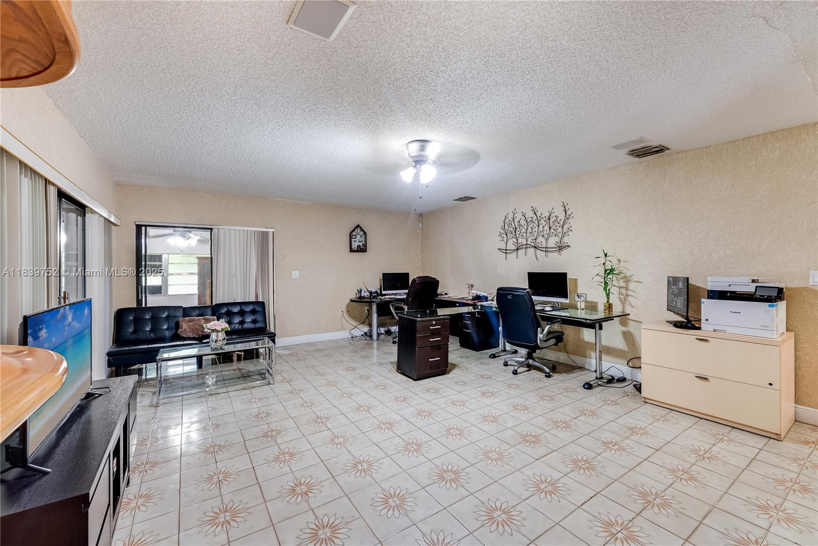 SWEETWATER ESTS SUB - Residential