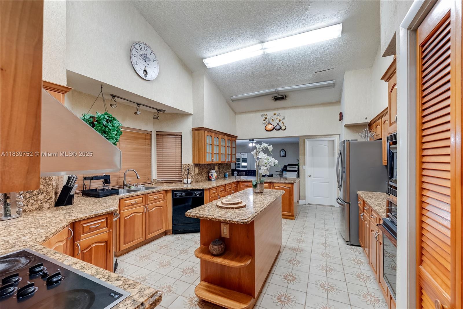 SWEETWATER ESTS SUB - Residential