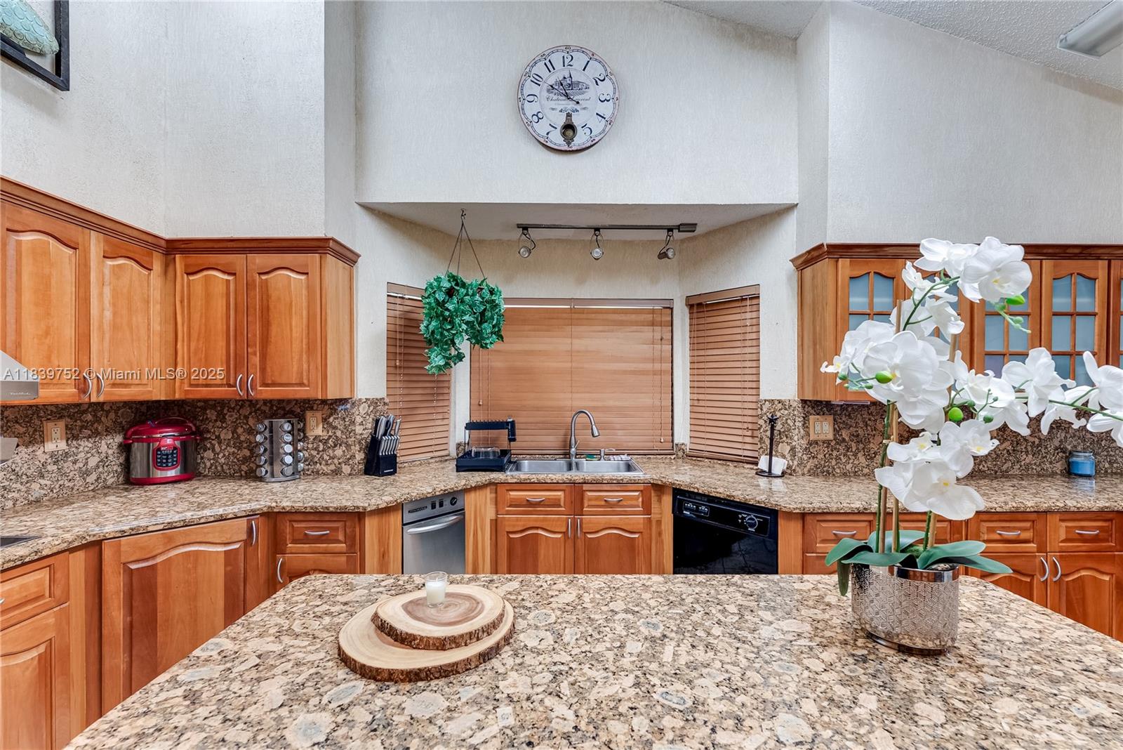 SWEETWATER ESTS SUB - Residential