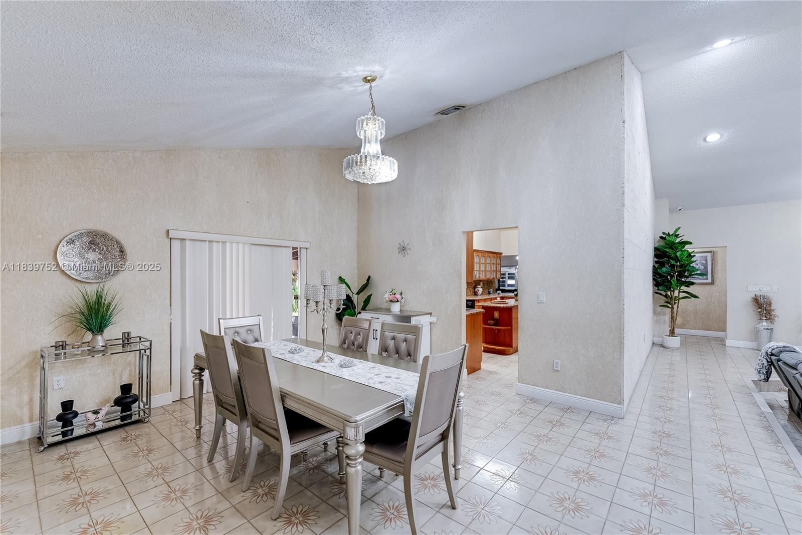 SWEETWATER ESTS SUB - Residential