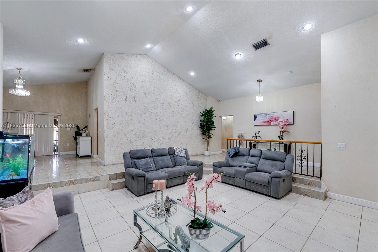 SWEETWATER ESTS SUB - Residential