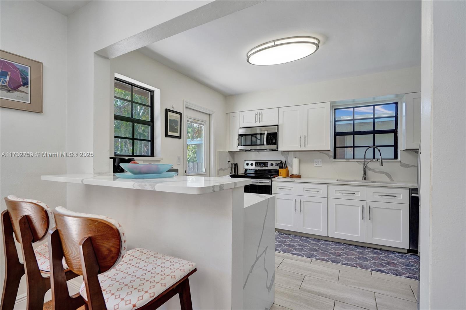 HOLLYWOOD LAKES SECTION - Residential