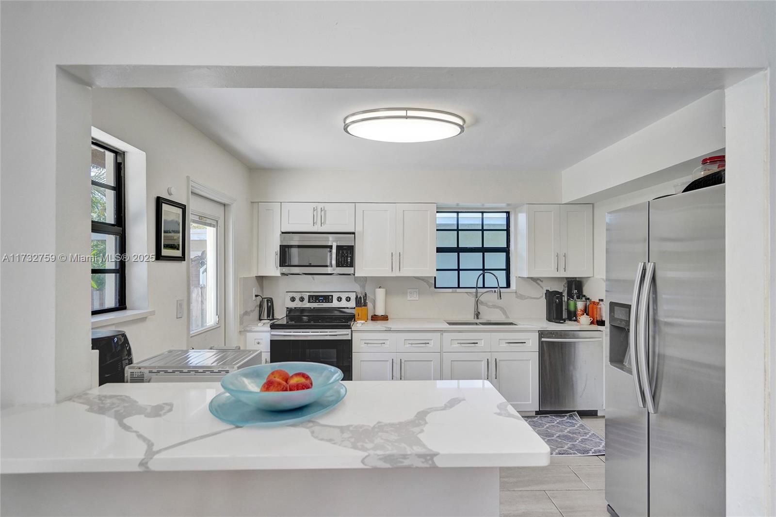 HOLLYWOOD LAKES SECTION - Residential
