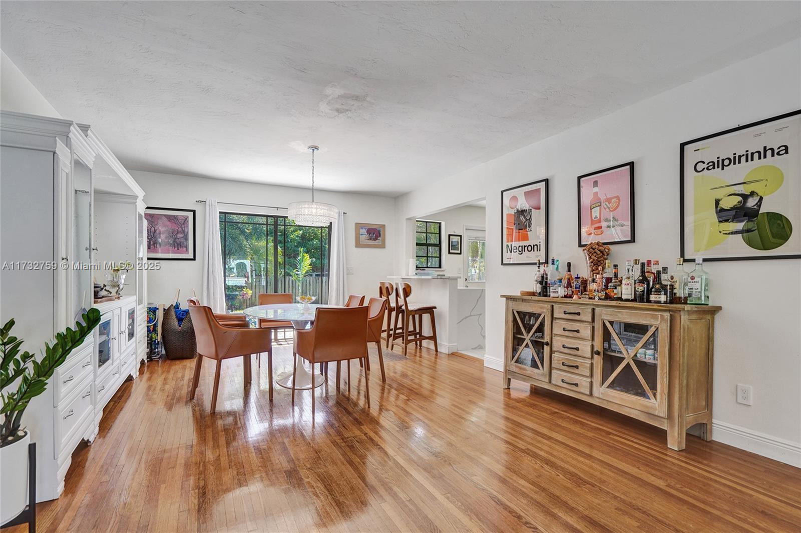 HOLLYWOOD LAKES SECTION - Residential
