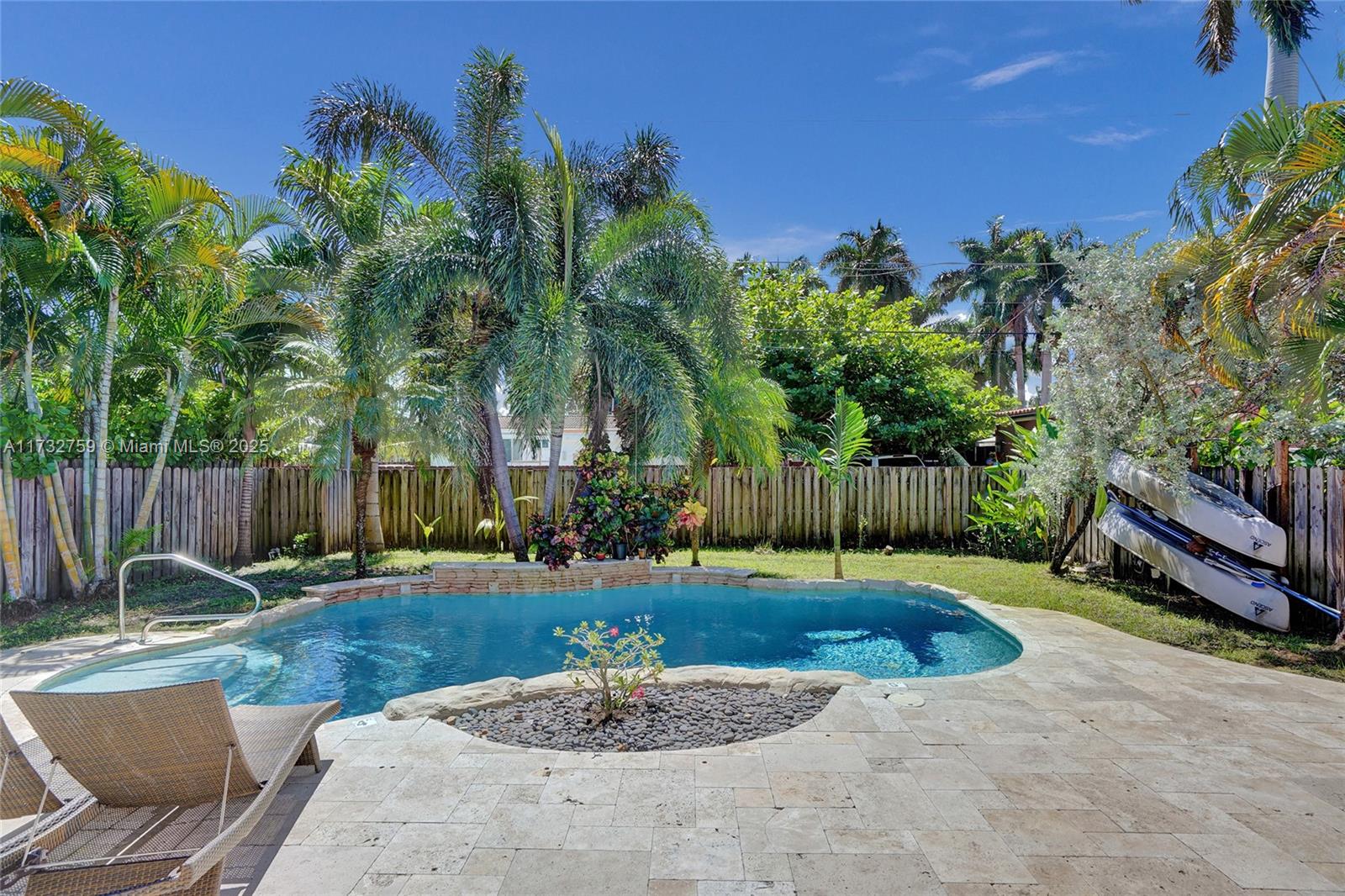 HOLLYWOOD LAKES SECTION - Residential