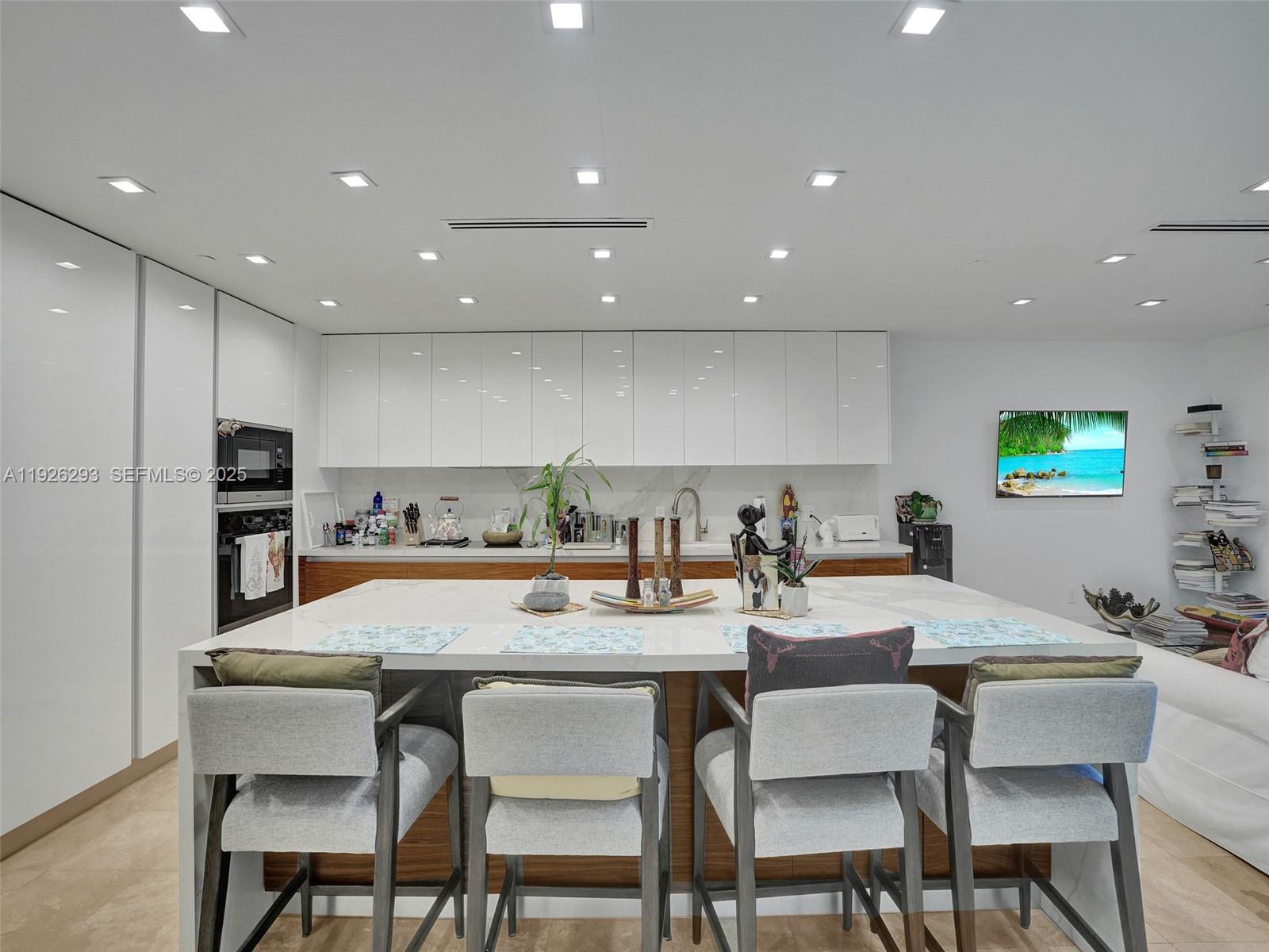 THE PENINSULA CONDO - Residential