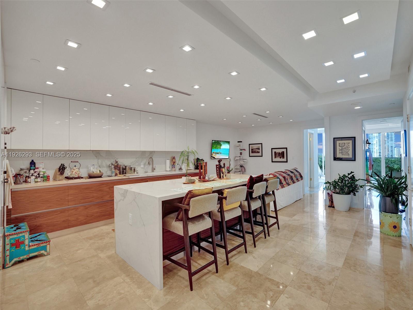 THE PENINSULA CONDO - Residential