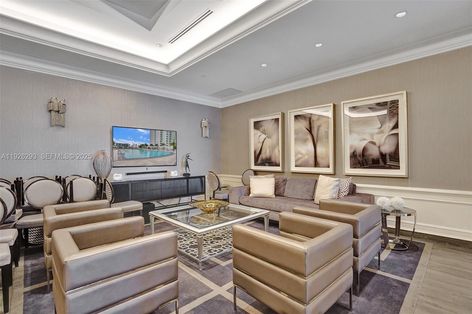 THE PENINSULA CONDO - Residential