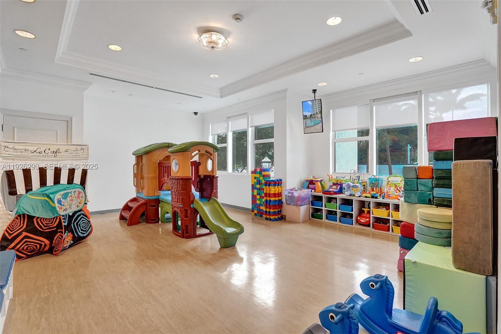 THE PENINSULA CONDO - Residential