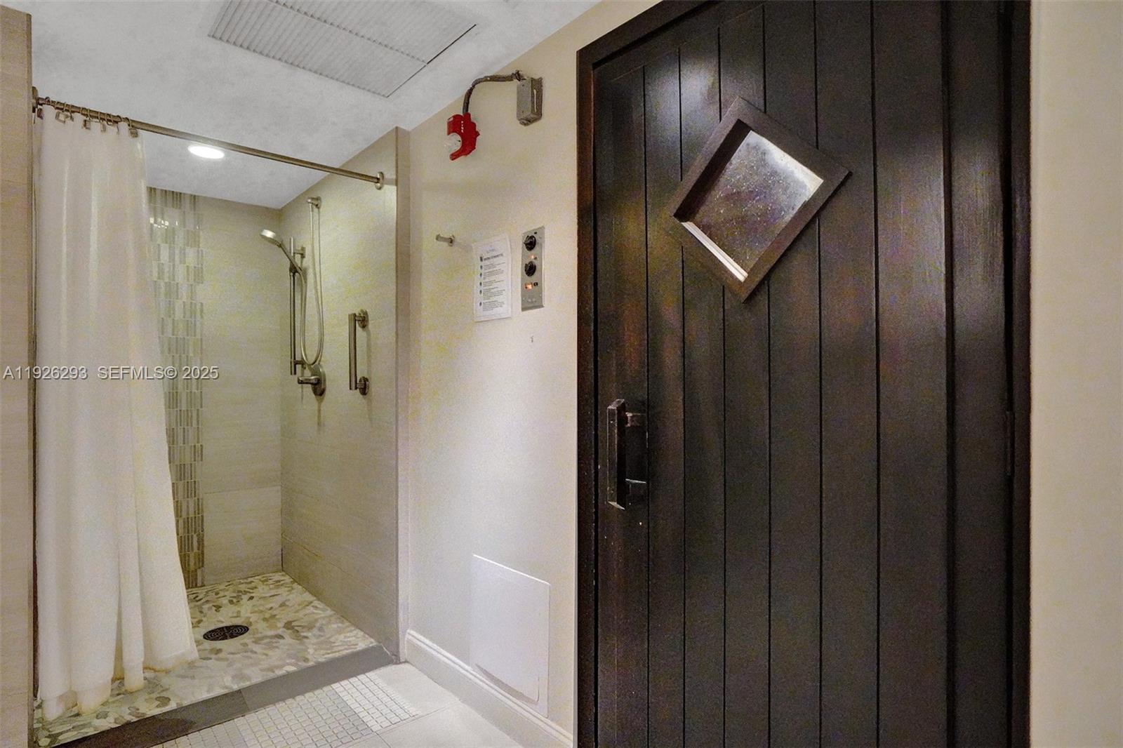 THE PENINSULA CONDO - Residential