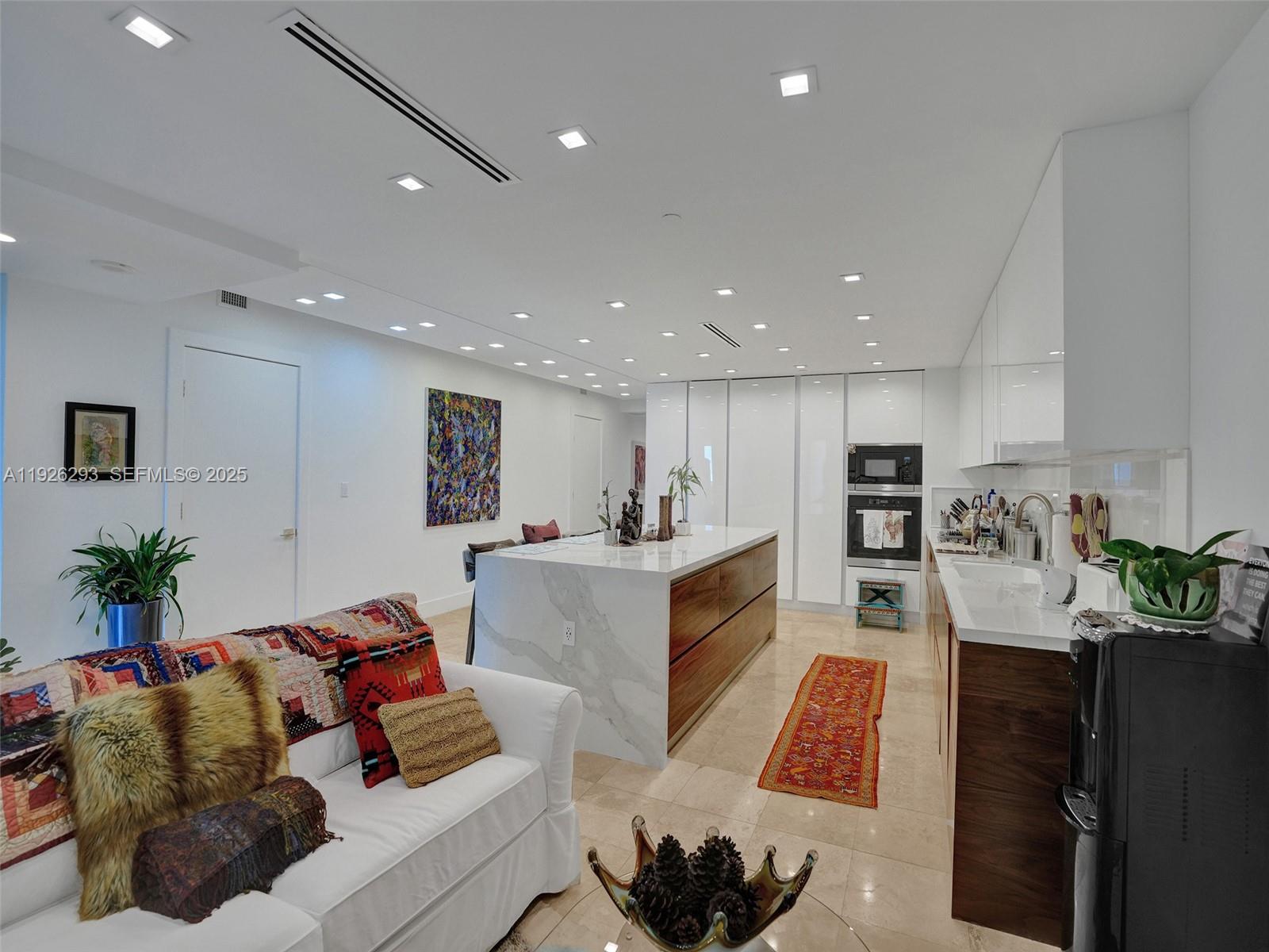 THE PENINSULA CONDO - Residential