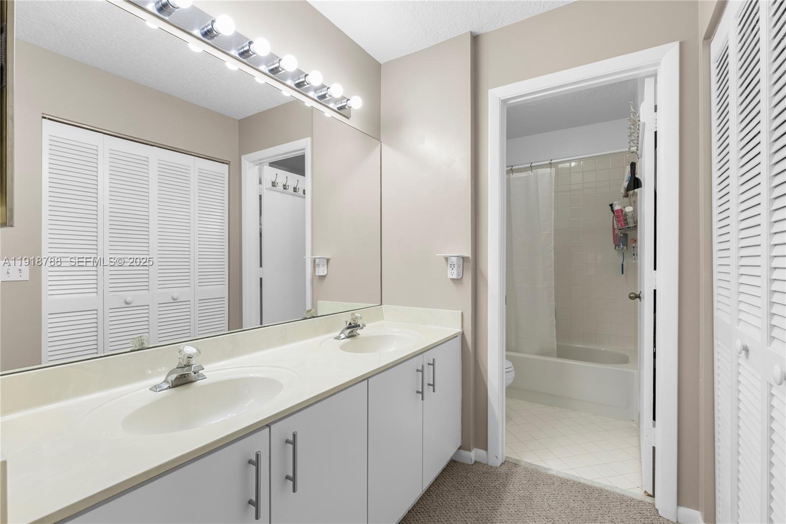 U S LEND LEASE PLAT NO ON - Residential