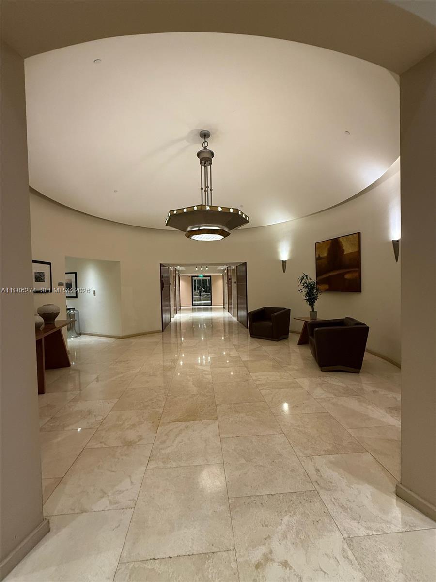 THE METROPOLITAN CONDO - Residential Lease