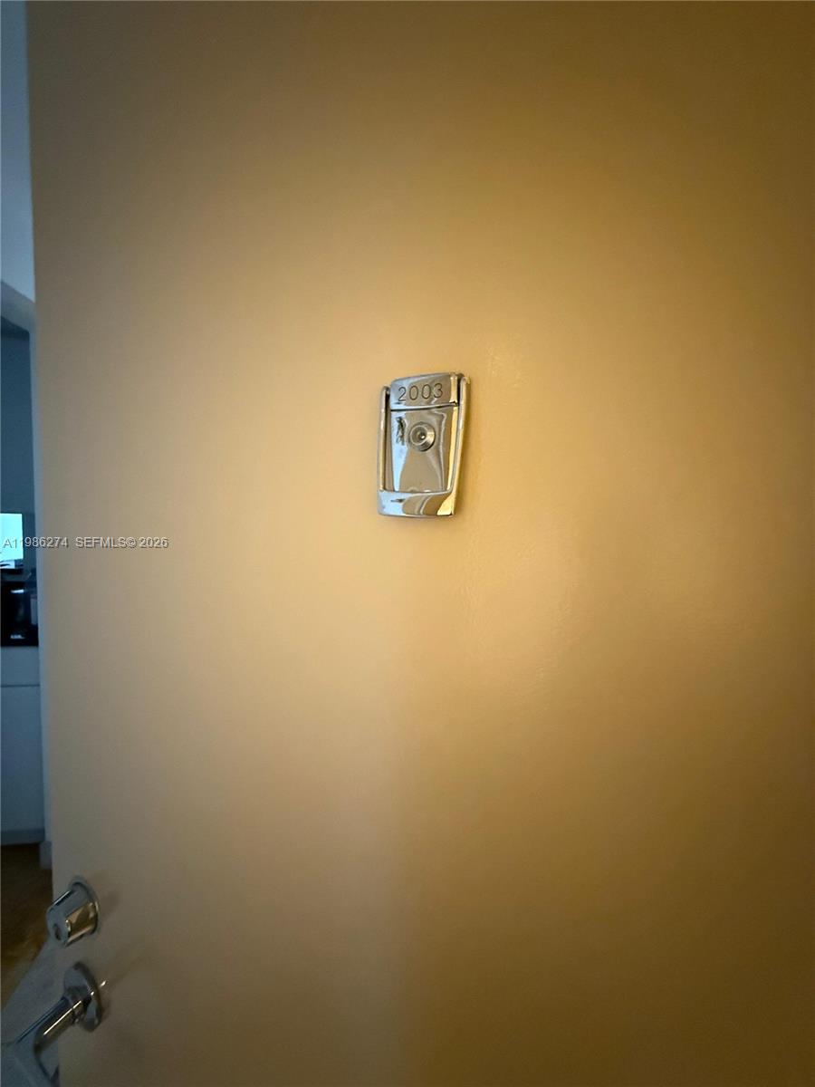 THE METROPOLITAN CONDO - Residential Lease