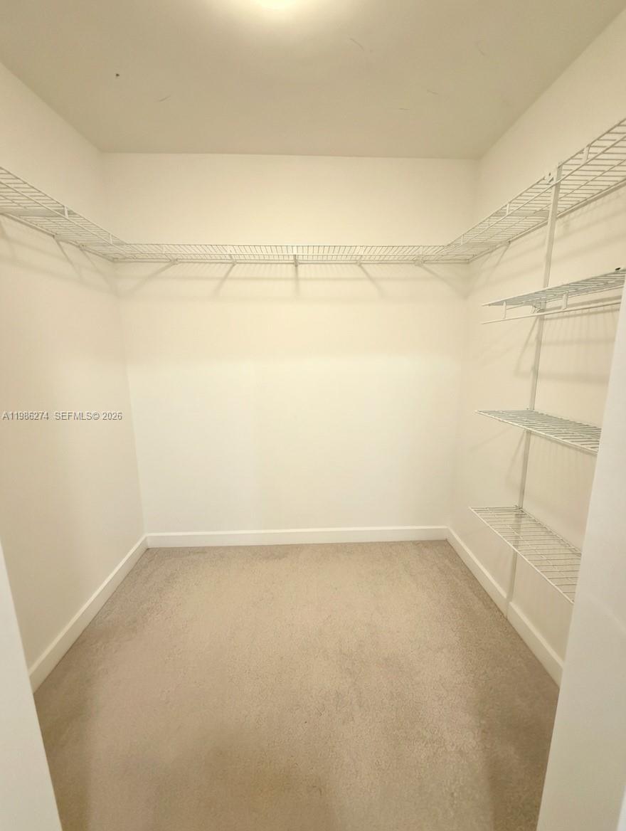 THE METROPOLITAN CONDO - Residential Lease