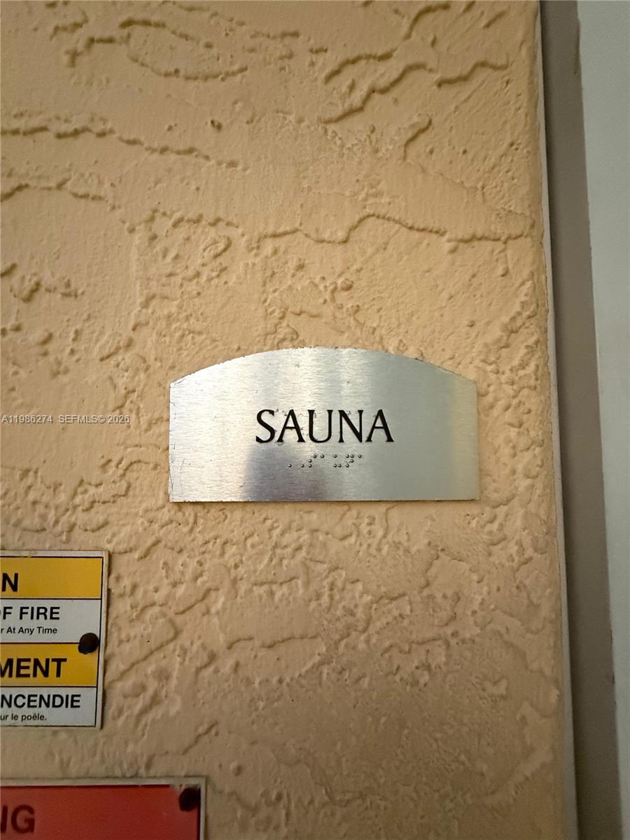 THE METROPOLITAN CONDO - Residential Lease