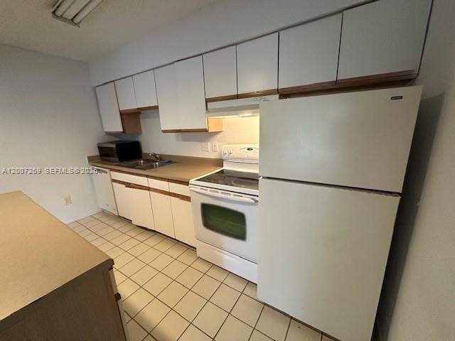 WINDWARD LAKES CONDO - Residential