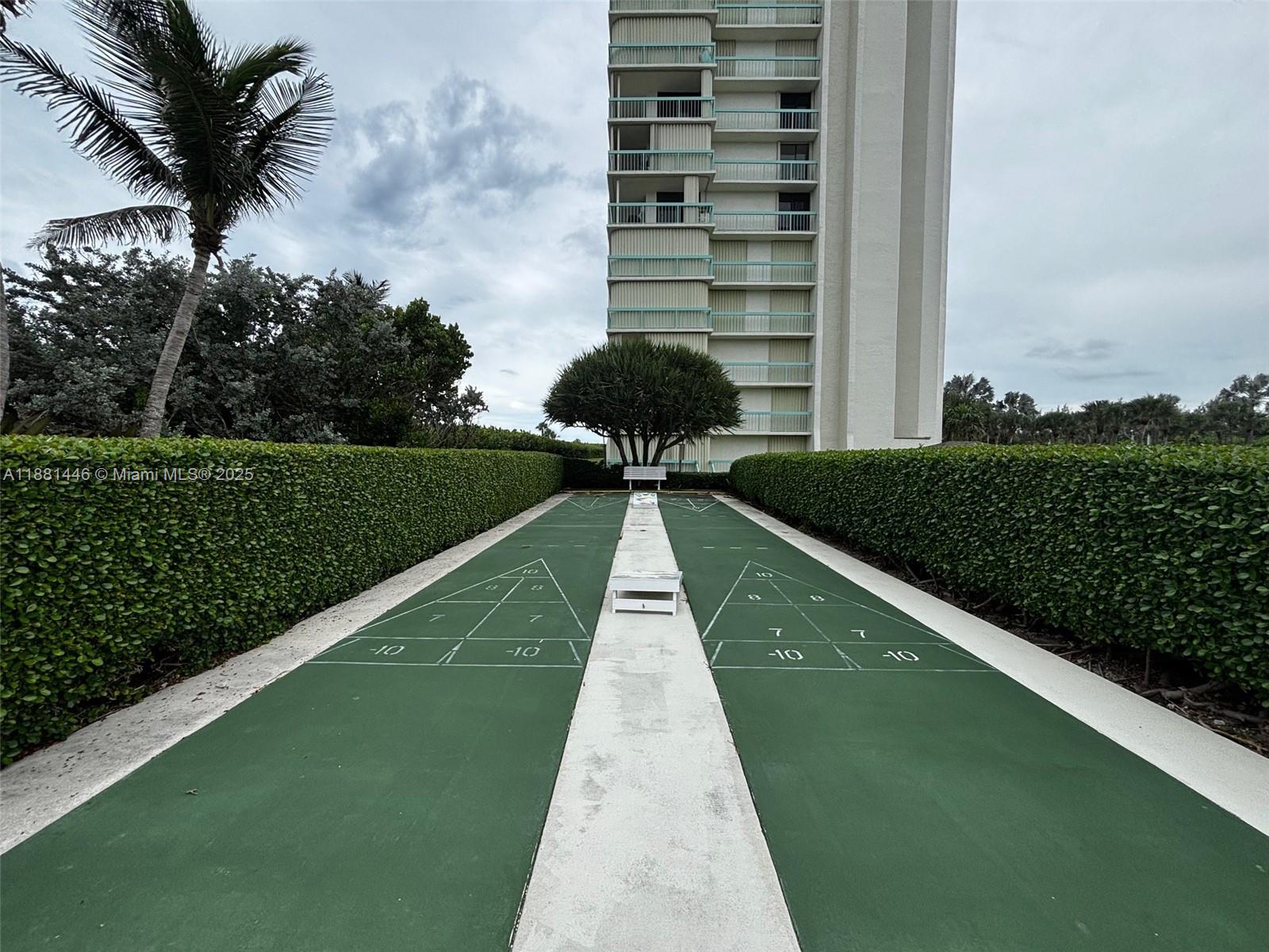 OCEANA OCEANFRONT CONDOMI - Residential Lease