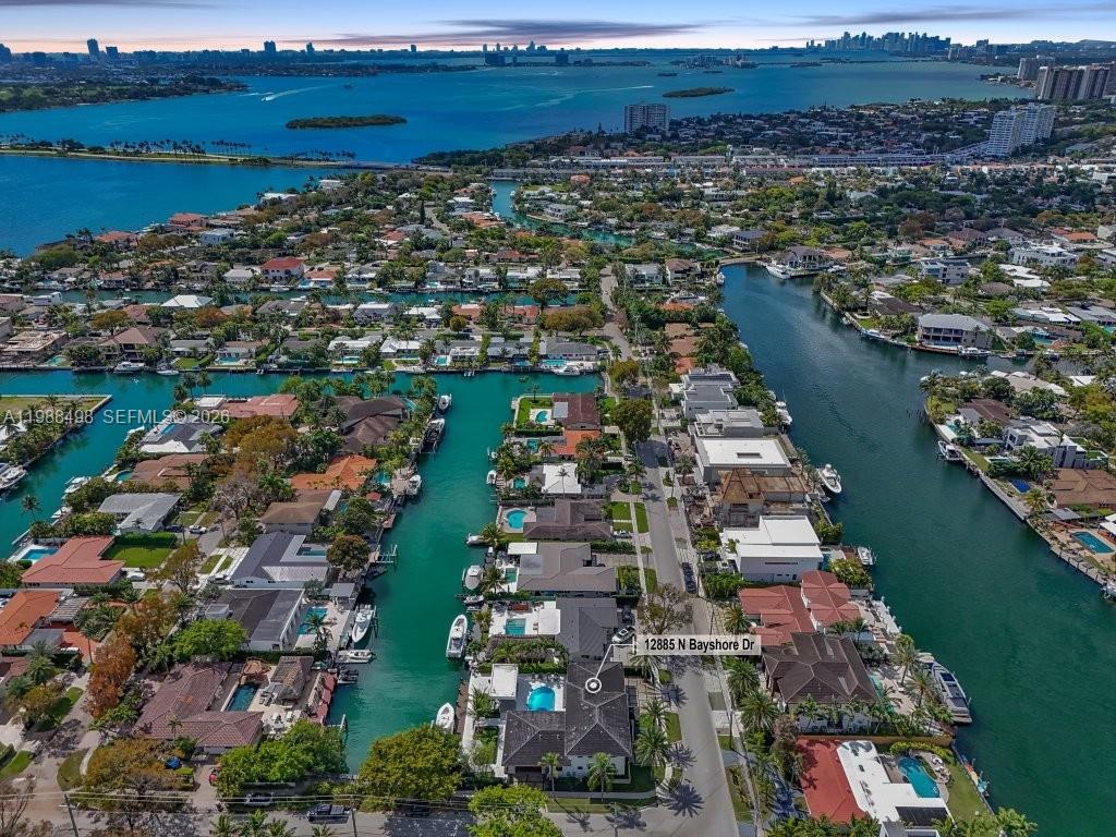 12885 N Bayshore Dr
