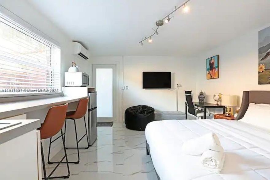 Lovely Studio in the heart of Fort Lauderdale. Everything included. Water, electric, and Wi-Fi included. Comes with parking space and private entrance. Common laundry on site. Impact windows and door, covered entry and storage. Secure location, affordable and quaint in a central location. Looking for a good tenant 6 months or a year with renewal option.