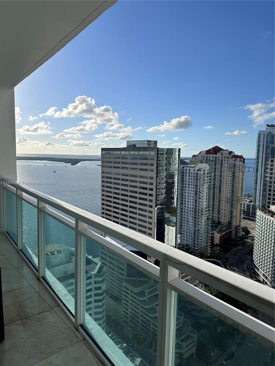 THE PLAZA 851 BRICKELL CO - Residential Lease
