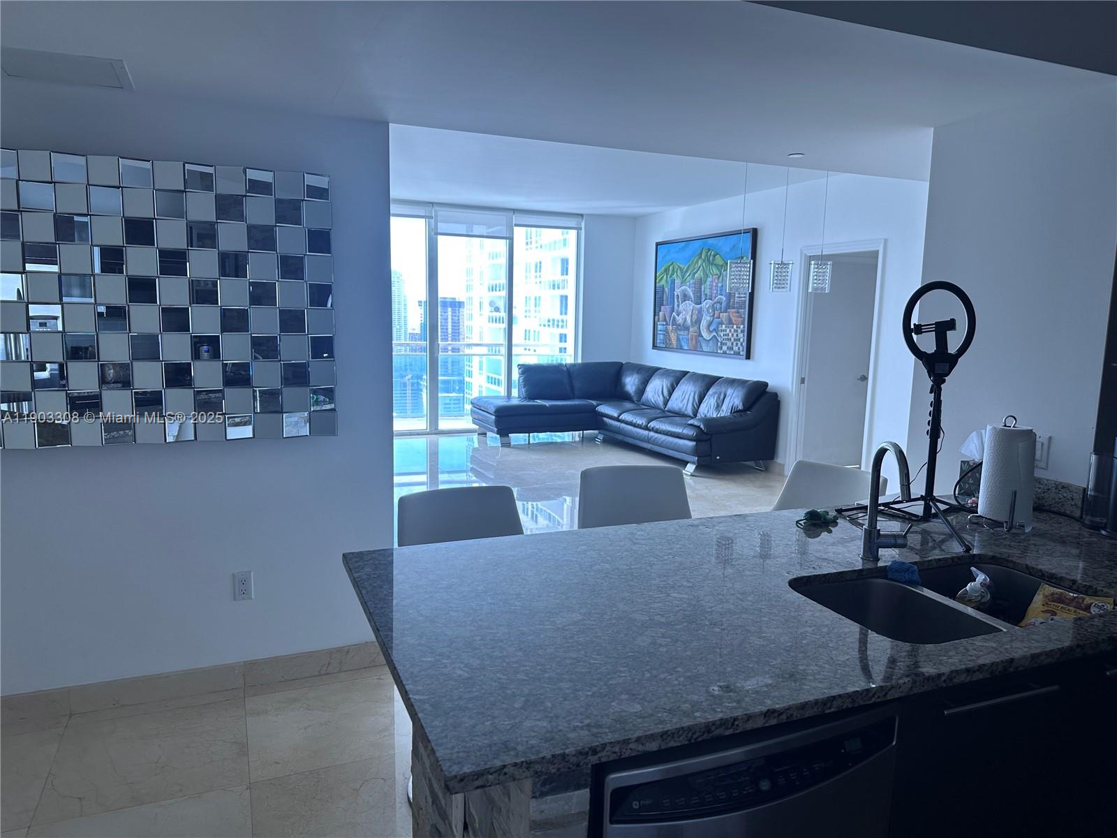 THE PLAZA 851 BRICKELL CO - Residential Lease