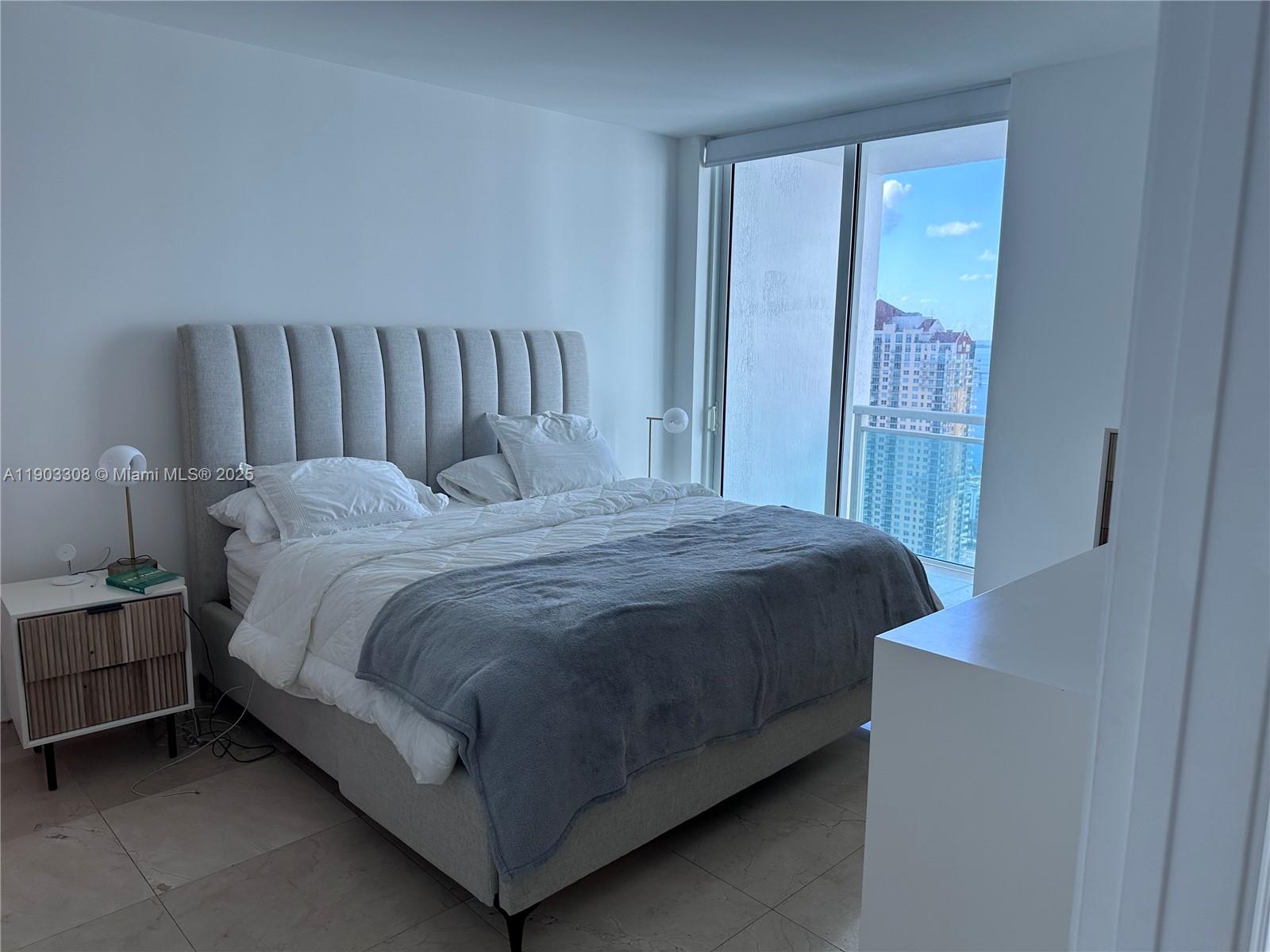 THE PLAZA 851 BRICKELL CO - Residential Lease