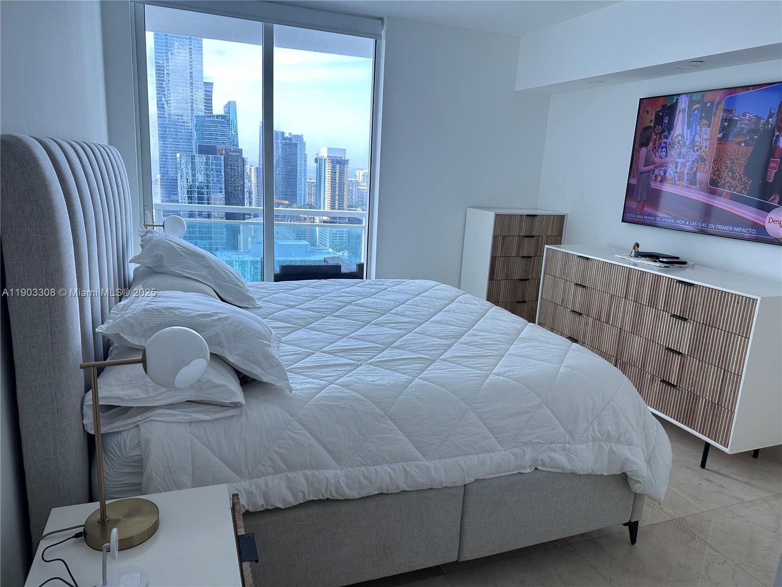 THE PLAZA 851 BRICKELL CO - Residential Lease